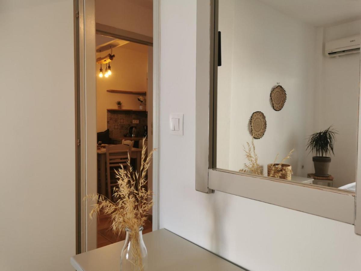 Helen'S Minimal Studios & Apartments Alikí Exteriör bild
