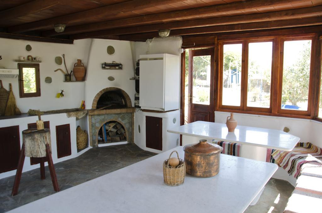 Helen'S Minimal Studios & Apartments Alikí Rum bild